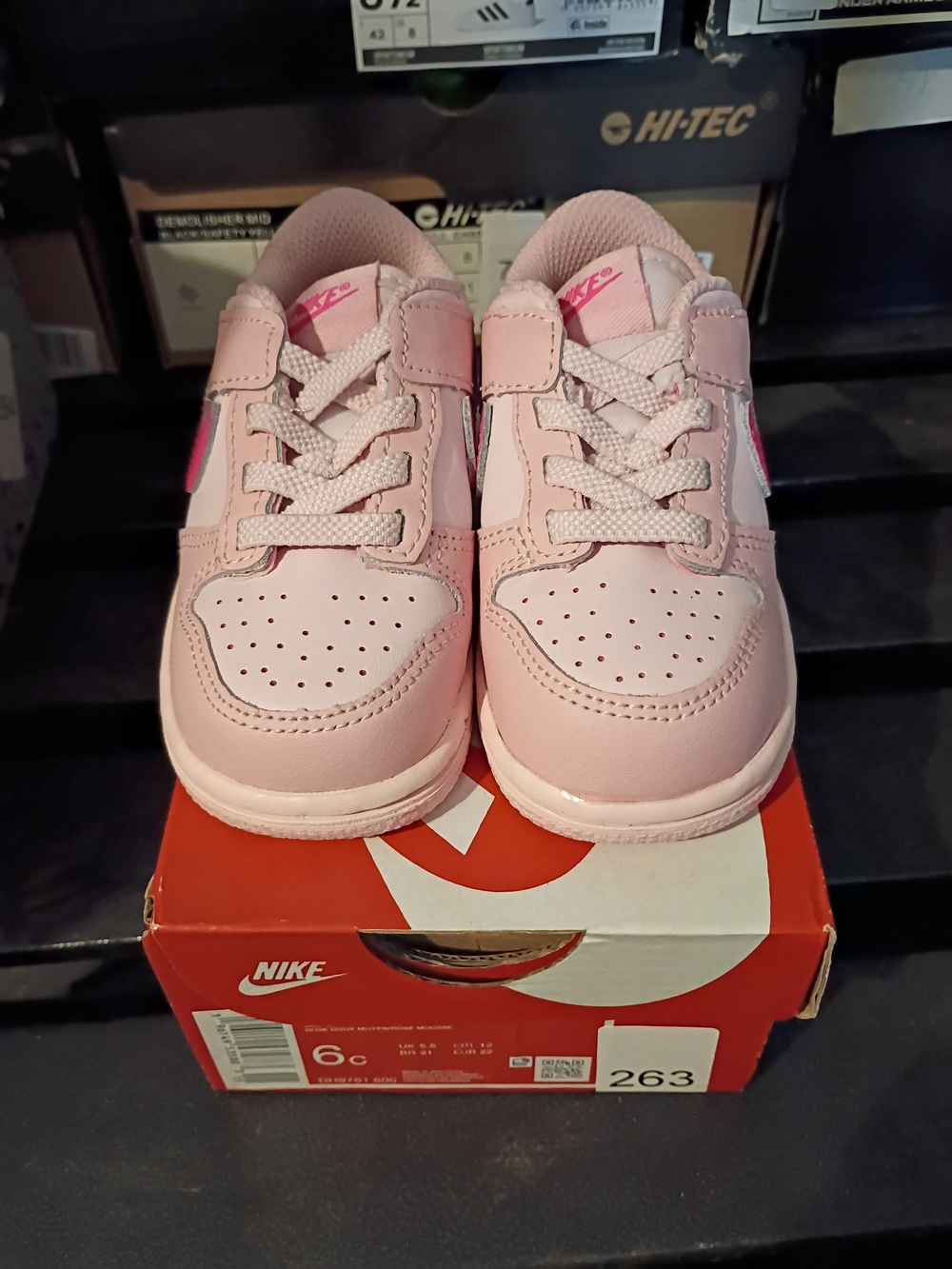 Nike Kids Pink Low-Top Lace & Hook Sneakers